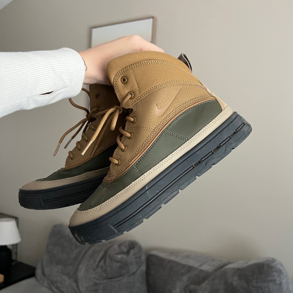 Nike hiking boots